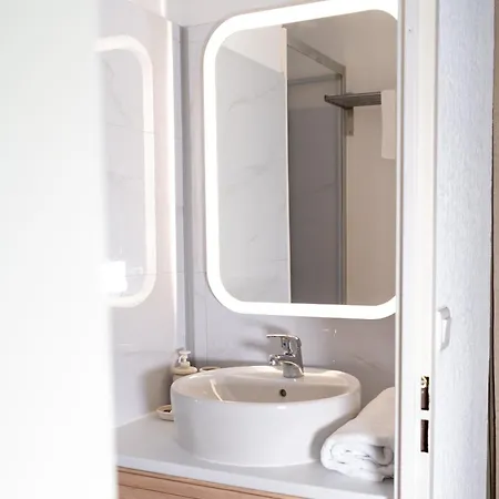 Le Corsaire - Sejour Relaxant, & Piscine Lejlighed Carqueiranne